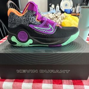 Nike Kevin Durant US women’s size 9